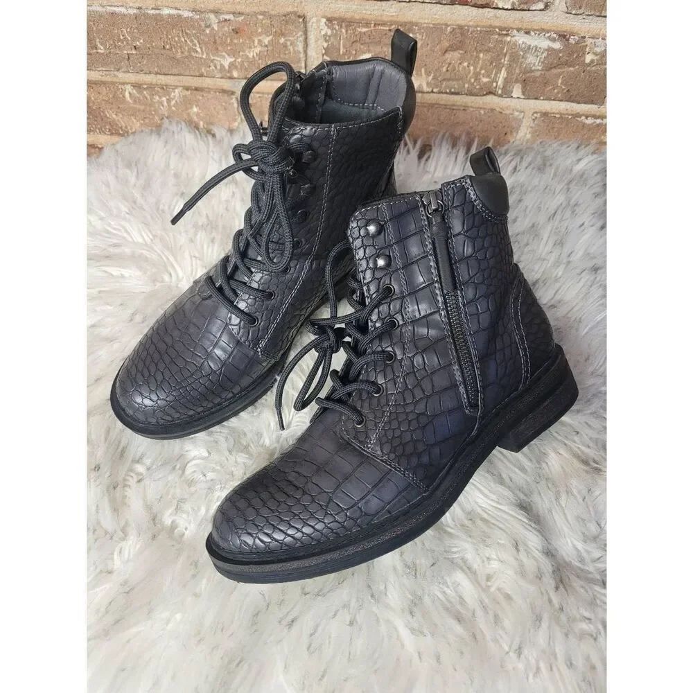 Baretraps AmySue Combat Boot, Women's 7.5